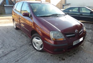 Nissan Almera Tino SE Breaking