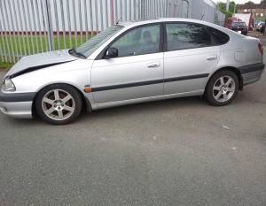 Toyota Avensis CDX D4D breaking parts