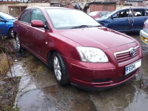 Toyota Avensis breaking parts T3 S 2004