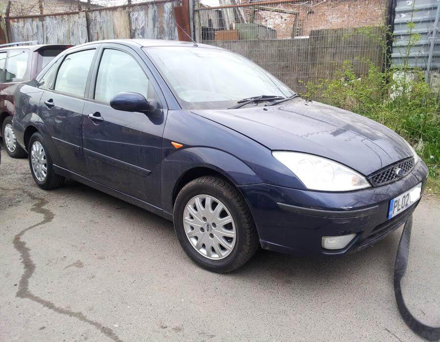 Ford Focus Ghia door-window-glass-driver-side-front
