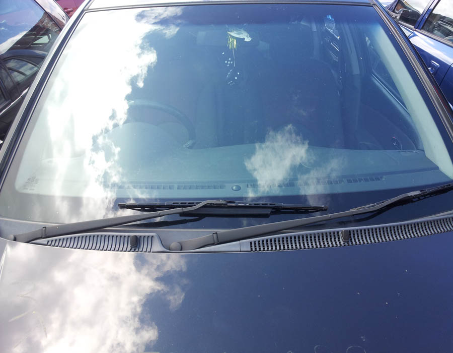 Kia Rio LX CRDI windscreen