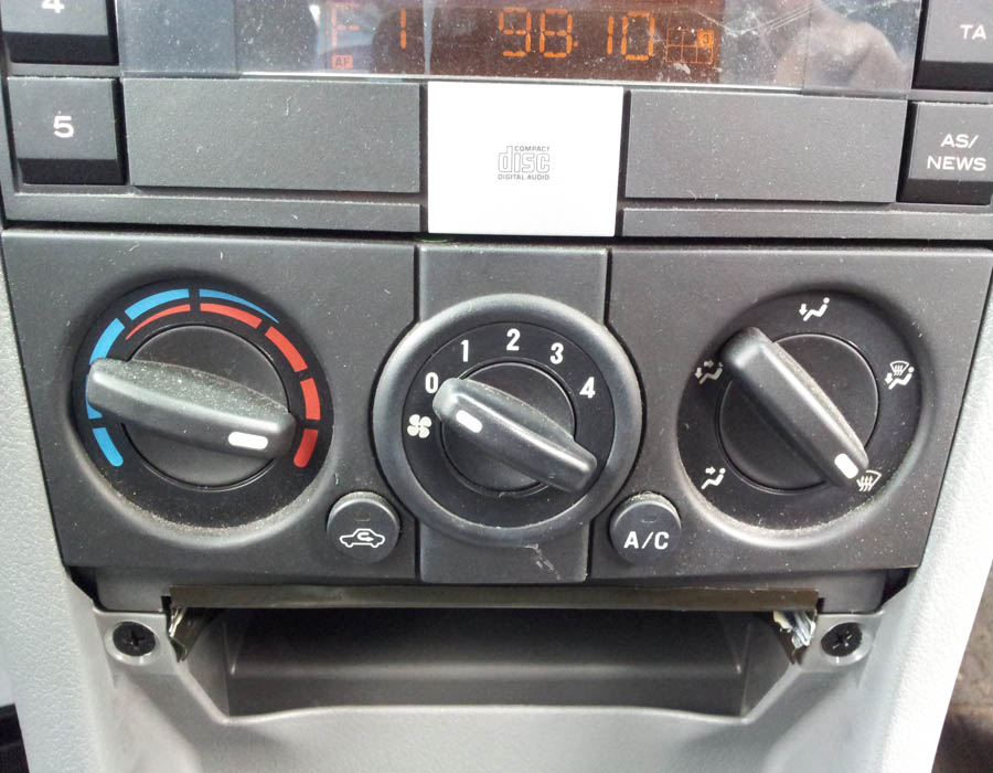 Proton Savvy Style heater-control-knob