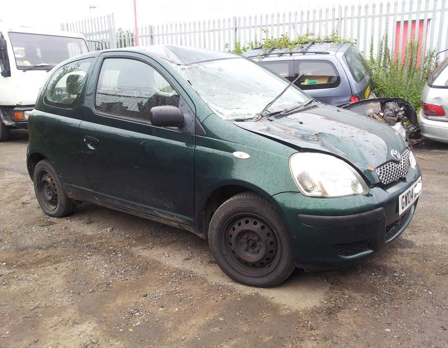 Toyota Yaris breaking for parts spares MK1