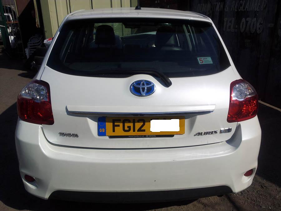 Toyota Auris T Spirit Hybrid breaking for parts 1.8 MK1 2012