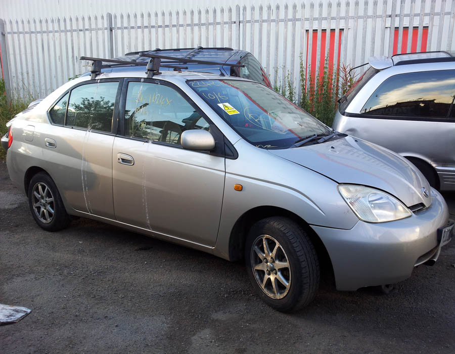 Toyota Prius Hybrid breaking parts spares MK1 1.5 2000-2003