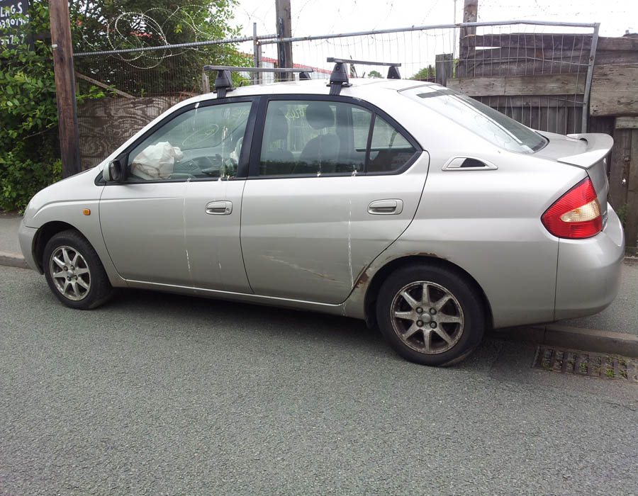 Toyota Prius Hybrid breaking parts spares MK1 1.5 2000-2003