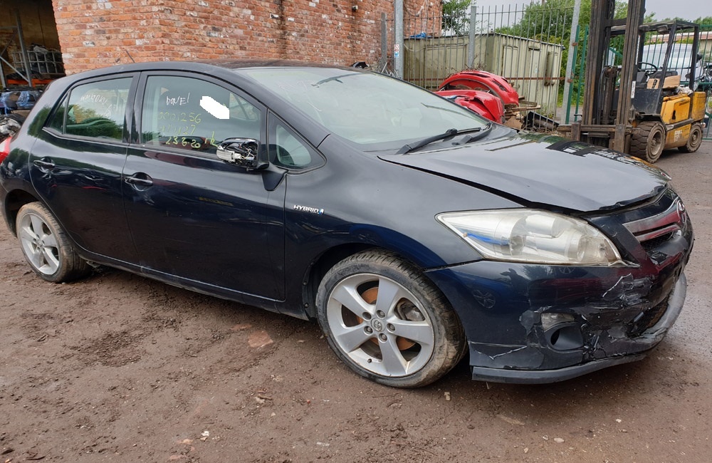 Toyota Auris T Spirit breaking parts spares 1.8 Hybrid Electric 2010-2012