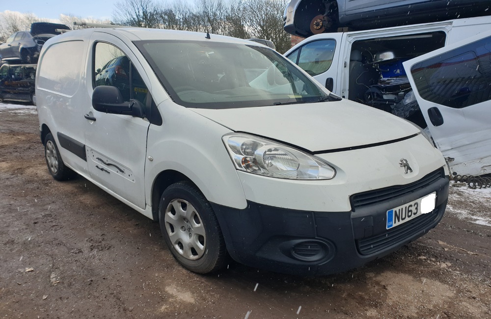 Peugeot Partner Van breaking spares parts 2012-2015 1.6 HDI White