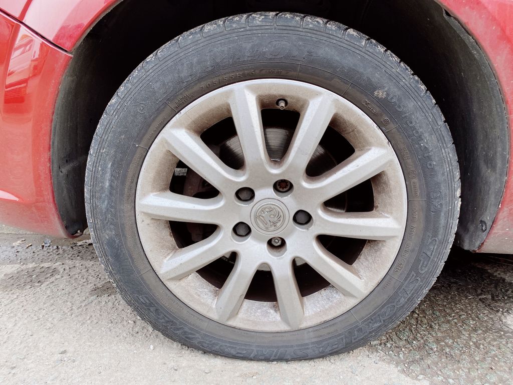 Vauxhall Zafira Club 16V Alloy wheels