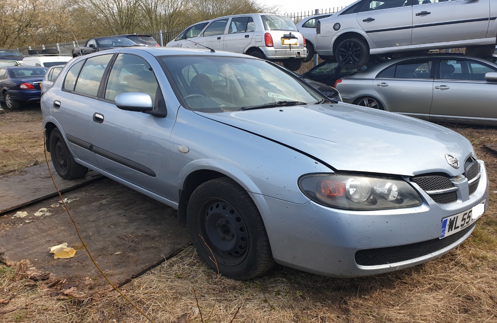 Nissan Almera SE Wiper motor front