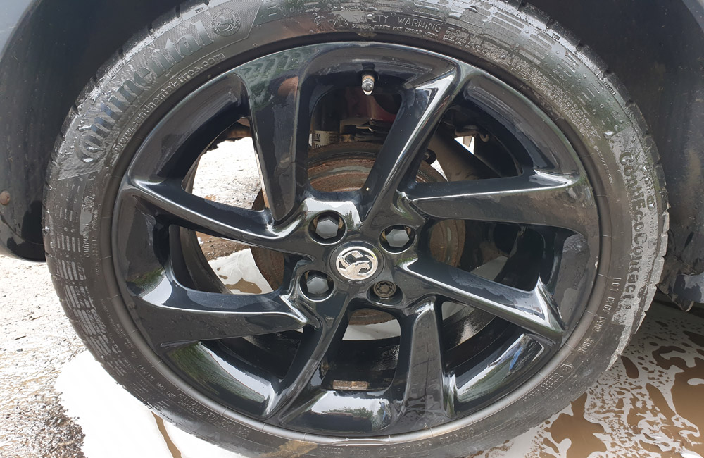 Vauxhall Adam Alloy wheel black 17 Inch Rocks Air