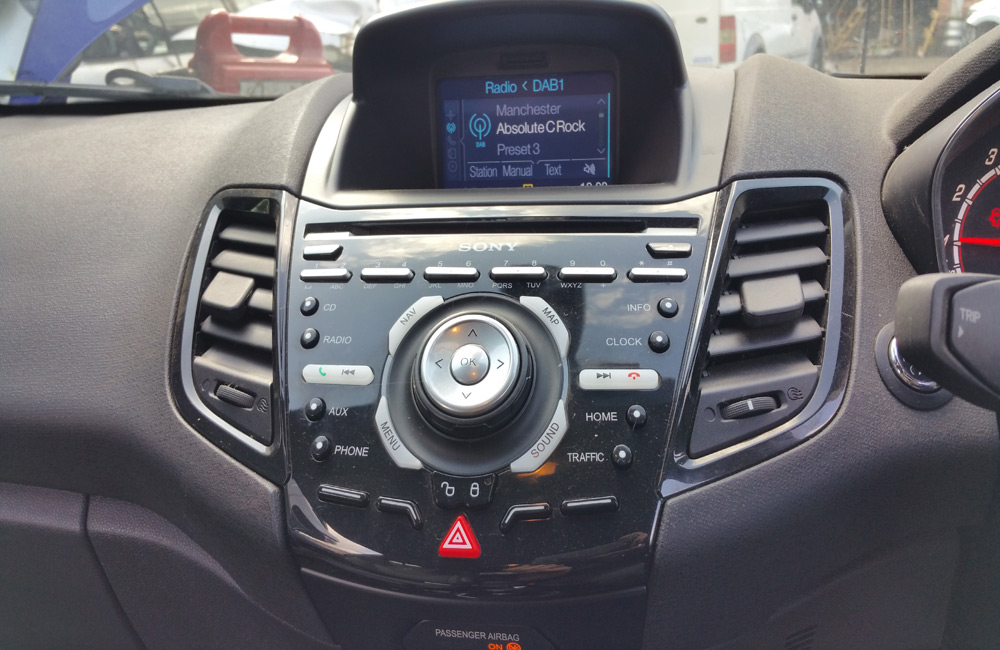 Limpia el cuarto cubrir Nominal Ford Fiesta Sony CD Player Radio head Unit ST-3 MK7