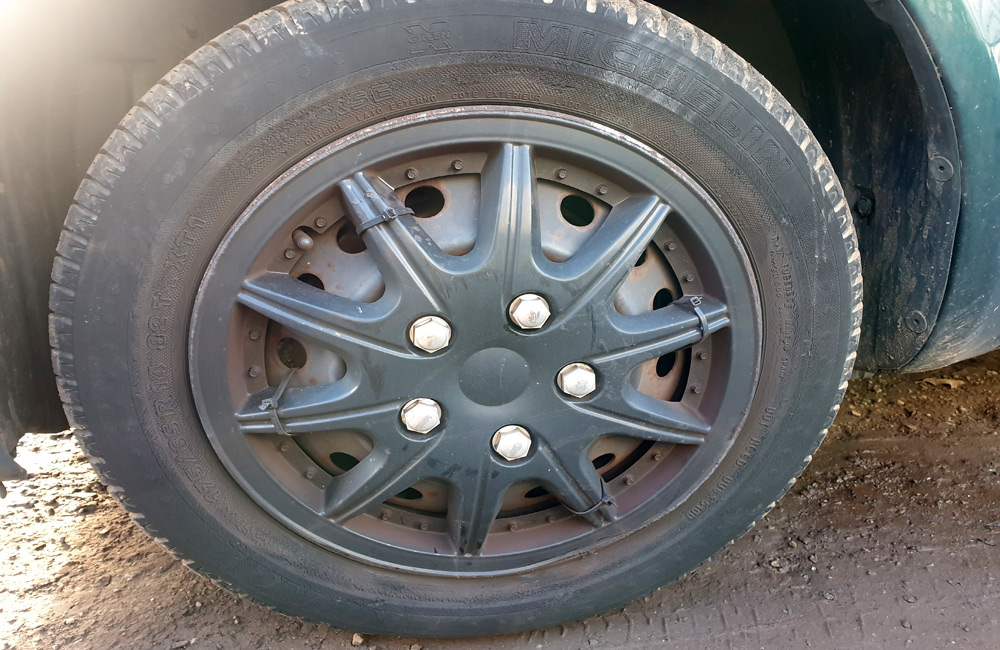 Toyota Yaris Steel wheel rim 1999-2006 14 inch breaking