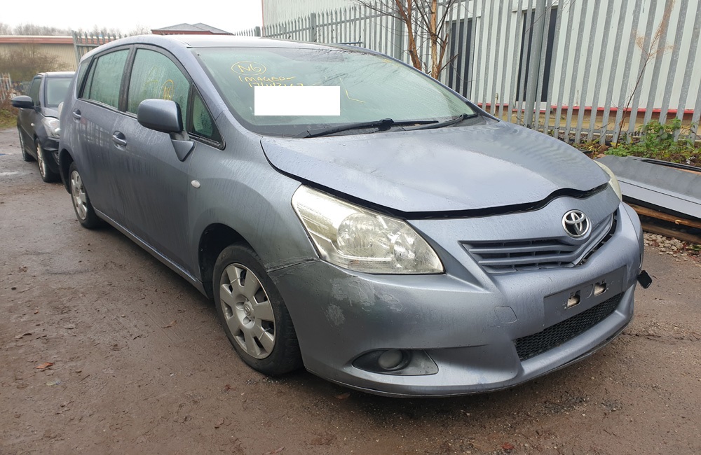 Toyota Corolla Verso breaking spares parts TR D4D MK3 2009-2013