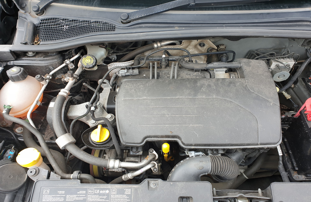 Renault Clio breaking spares parts MK4 Dynamique Medianav 2014-2019